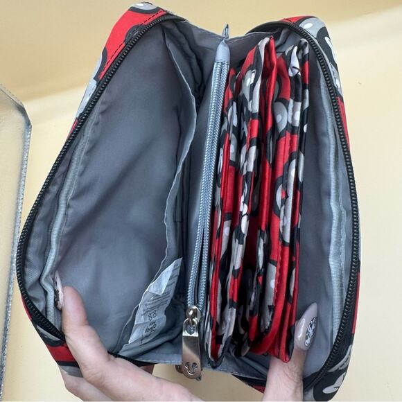 Disney Minnie Mouse Baby Diaper Change Pouch with Matching Changing Pad Inside - Picture 10 of 14